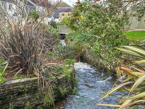 Property grounds - 3 bedroom accommodation in Falmouth (Falmouth)