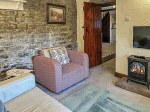 TV - Surrounded by stunning countryside views and located on a working Dairy farm. (Dove Holes, near Buxton)