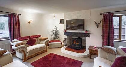 3 bedroom accommodation in Areley Kings, Near Stourport on Severn