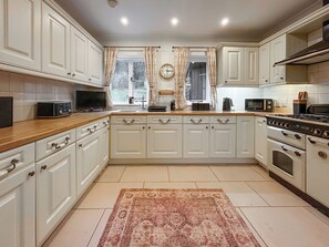 Dishwasher - 3 bedroom accommodation in Areley Kings, Near Stourport on Severn (Areley Kings, Near Stourport on Severn)