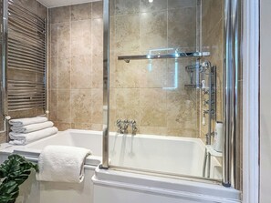 Towels - 3 bedroom accommodation in Areley Kings, Near Stourport on Severn (Areley Kings, Near Stourport on Severn)