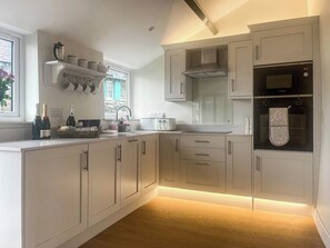 Dishwasher - 2 bedroom accommodation in Keswick (Keswick)
