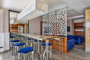 Lobby sitting area - Seaview Otel (Antalya)