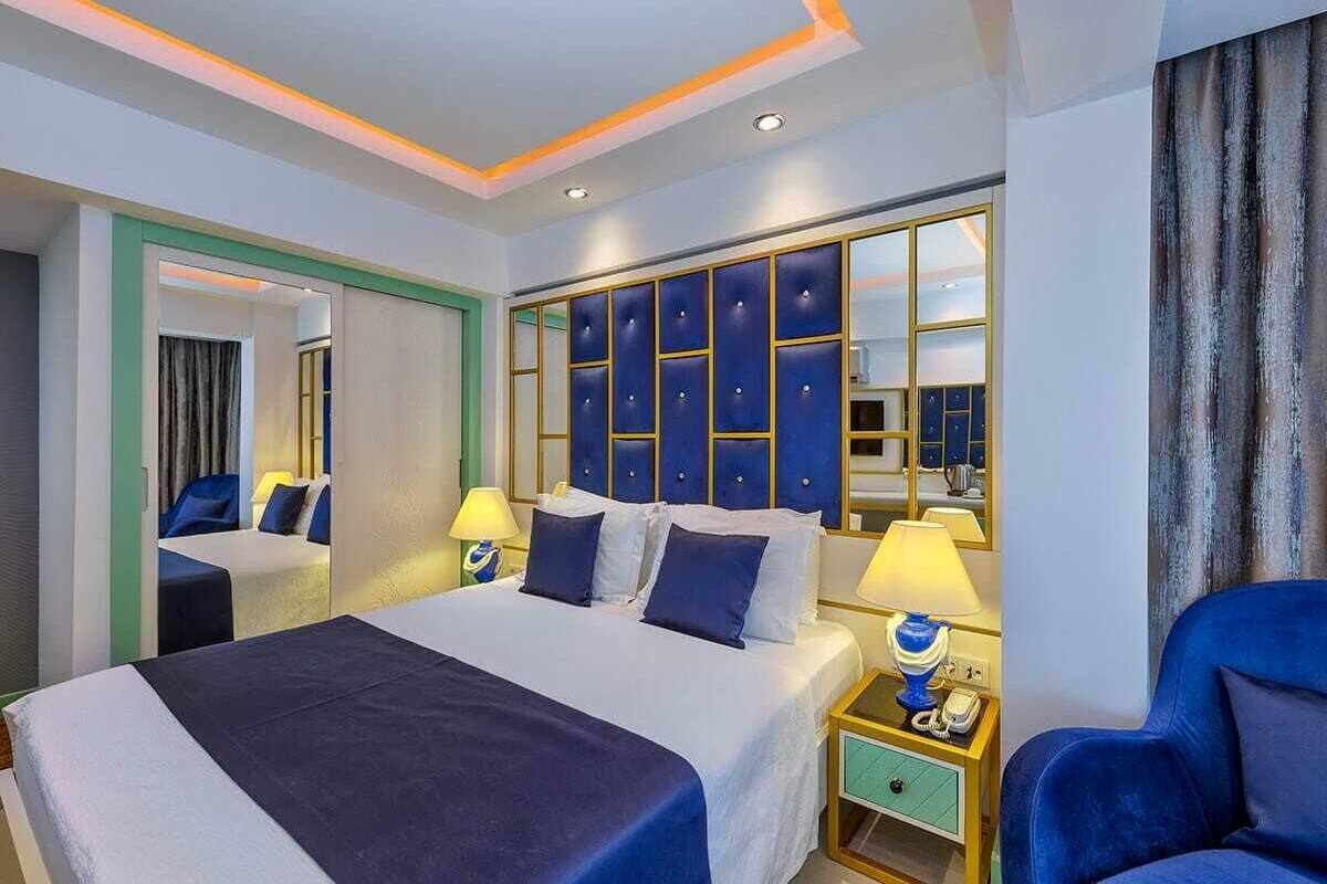 In-room safe, laptop workspace, free WiFi