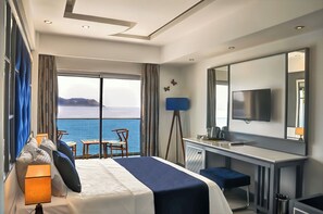 Deluxe Double Room, Balcony, Sea View | In-room safe, laptop workspace, free WiFi - Seaview Otel (Antalya)