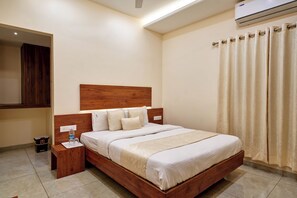 Executive Double Room - Hotel Rajpurush (Kolhapur)