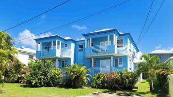 Apartment, 3 Bedrooms, Balcony, Garden View | Bahagian luar