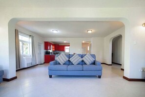 Appartement, 3 chambres, balcon, vue jardin | Salle de séjour