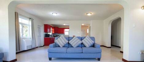 Apartment, 3 Bedrooms, Balcony, Garden View | Living room