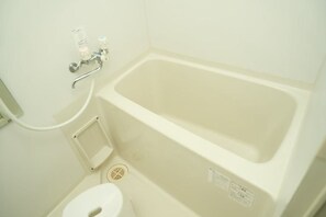 Hair dryer, bidet, towels, soap - Rooms with a view of Sky Tree, Sumida sightseeing area, Kinshicho station, direct access to Disneyland, close to Asakusa line (墨田区太平2－9－5)