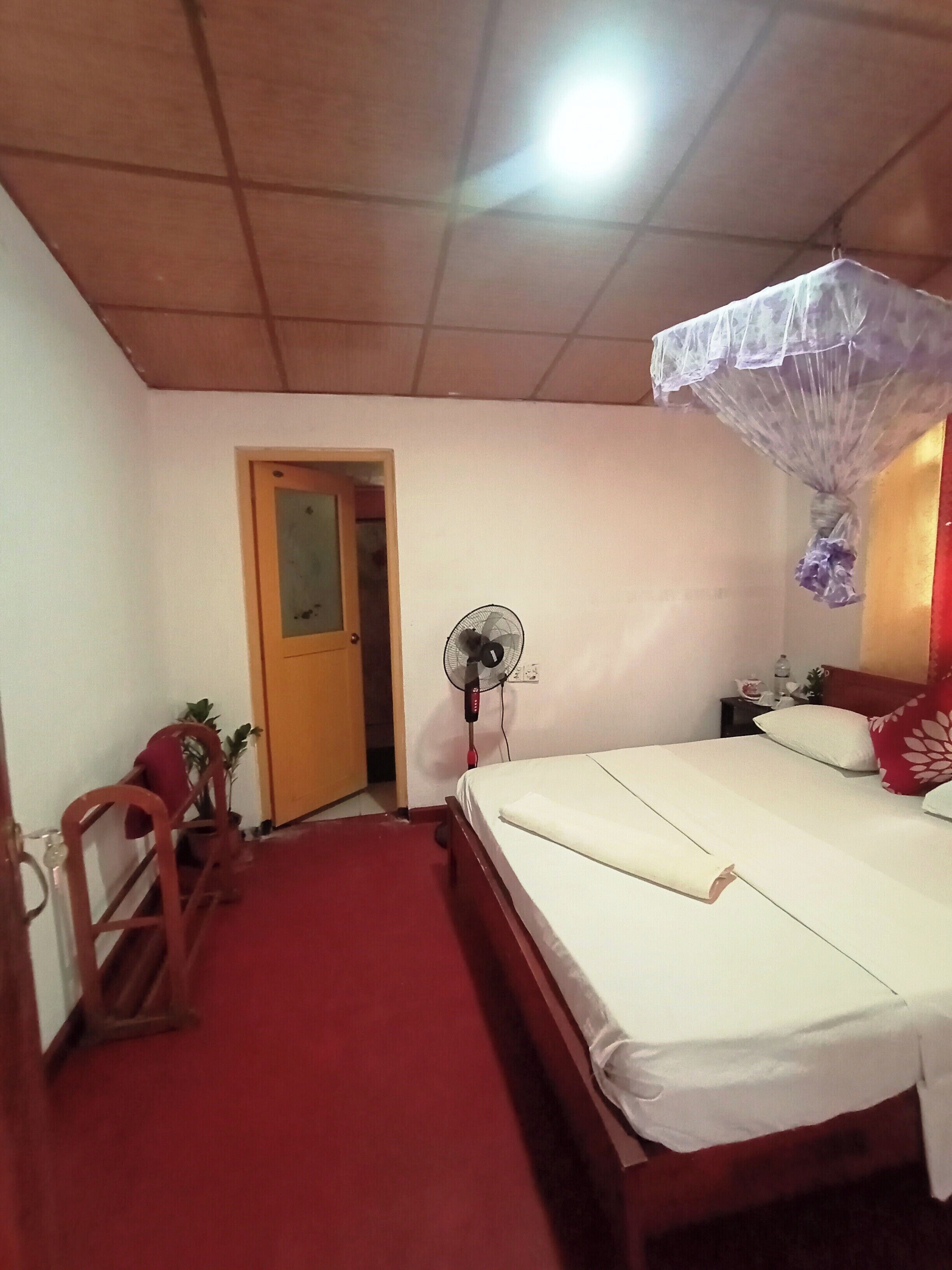 書桌、手提電腦工作空間、隔音、熨斗/熨衫板