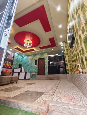 Living area - Hotel Shiv Sagar  (Varanasi)