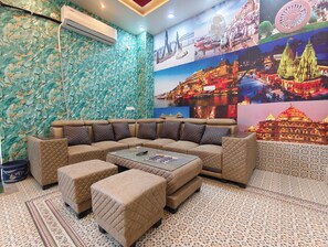 Living area - Hotel Shiv Sagar  (Varanasi)