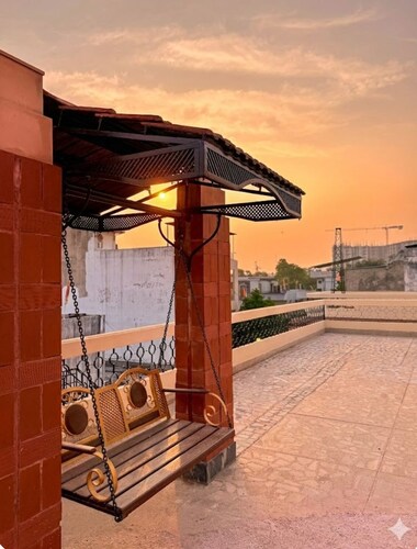 Charming bungalow in fabulous Jaipur perfect for your getaway. Located centrally