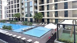 Pool - Elegant 1 Bed Apartment in Wilton Terraces (Dubai)