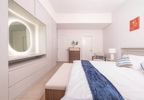 1 slaapkamer, een strijkplank/strijkijzer, gratis wifi, beddengoed