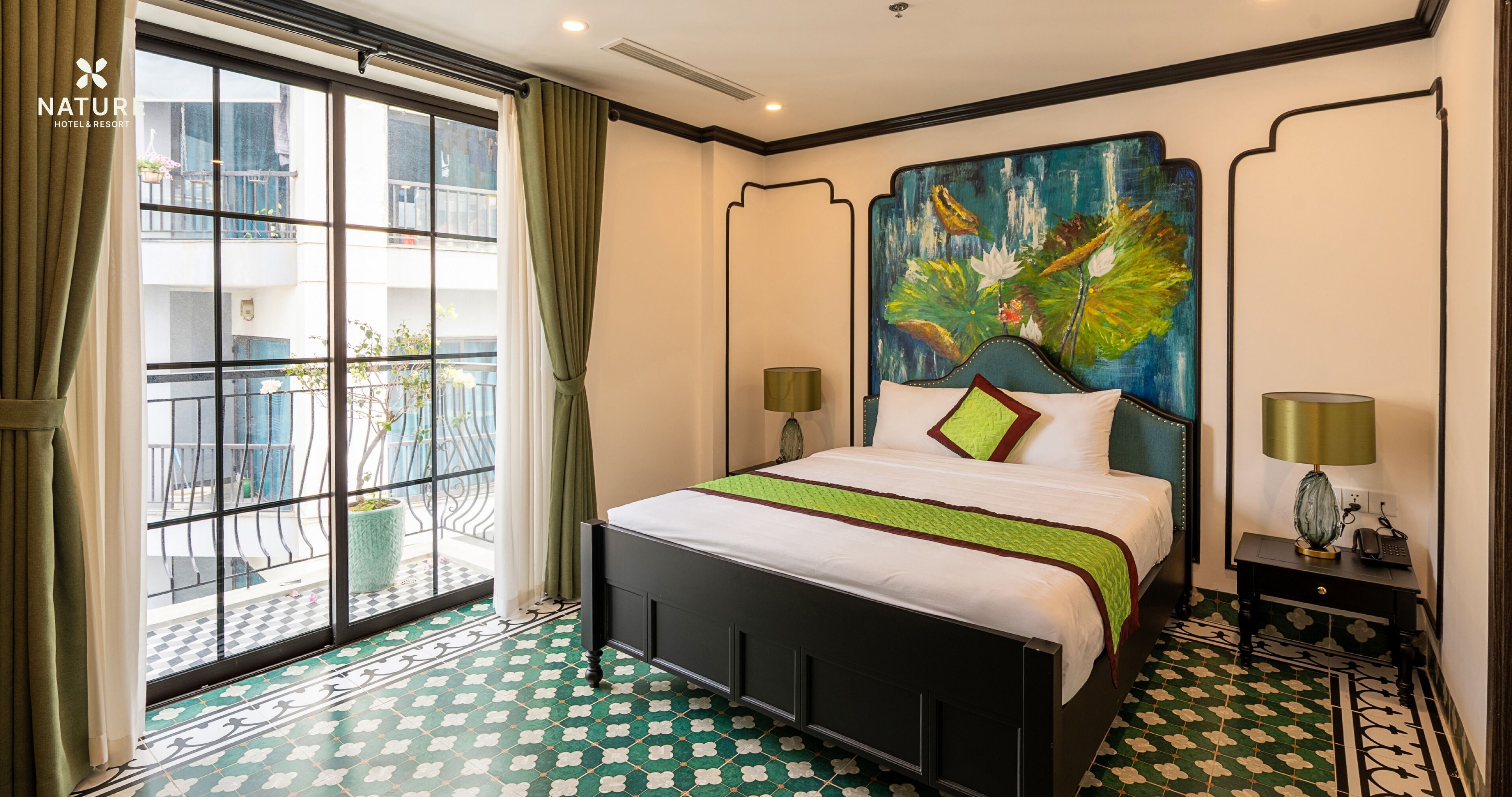 Premier Room, 1 Bedroom, City View | Hypo-allergenic bedding, free minibar items, in-room safe, desk