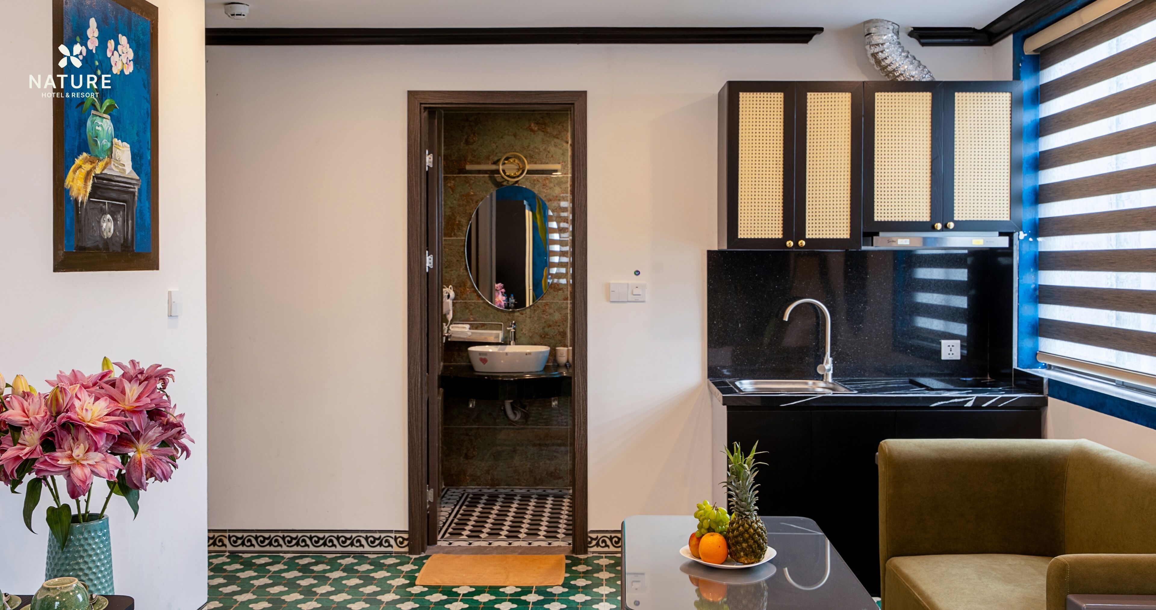 Dreibettzimmer, Stadtblick | Zimmersafe, schallisolierte Zimmer, Bügeleisen/Bügelbrett