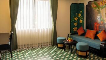 Premier Room, 1 Bedroom, City View | Hypo-allergenic bedding, free minibar items, in-room safe, desk