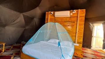 مكتب ومساحة عمل للكمبيوتر المحمول