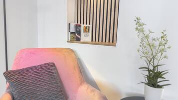 Habitación básica | Tabla de planchar con plancha y wifi gratis