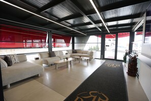 Lobby sitting area - Ren Business Hotel (Gerede)