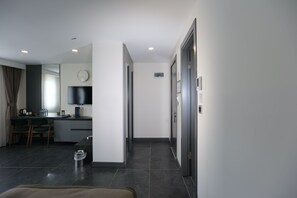 In-room safe, desk, soundproofing, free WiFi - Ren Business Hotel (Gerede)