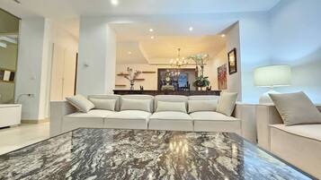 Villa, 5 chambres, fumeur | Hall