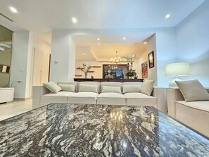 Villa, 5 Bedrooms | Lobby - Refined Villa in the Heart of La Marsa With Garden (La Marsa)