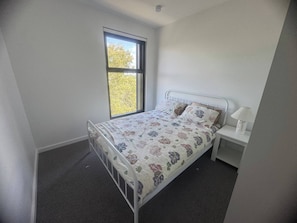 2 bedrooms, internet, wheelchair access
