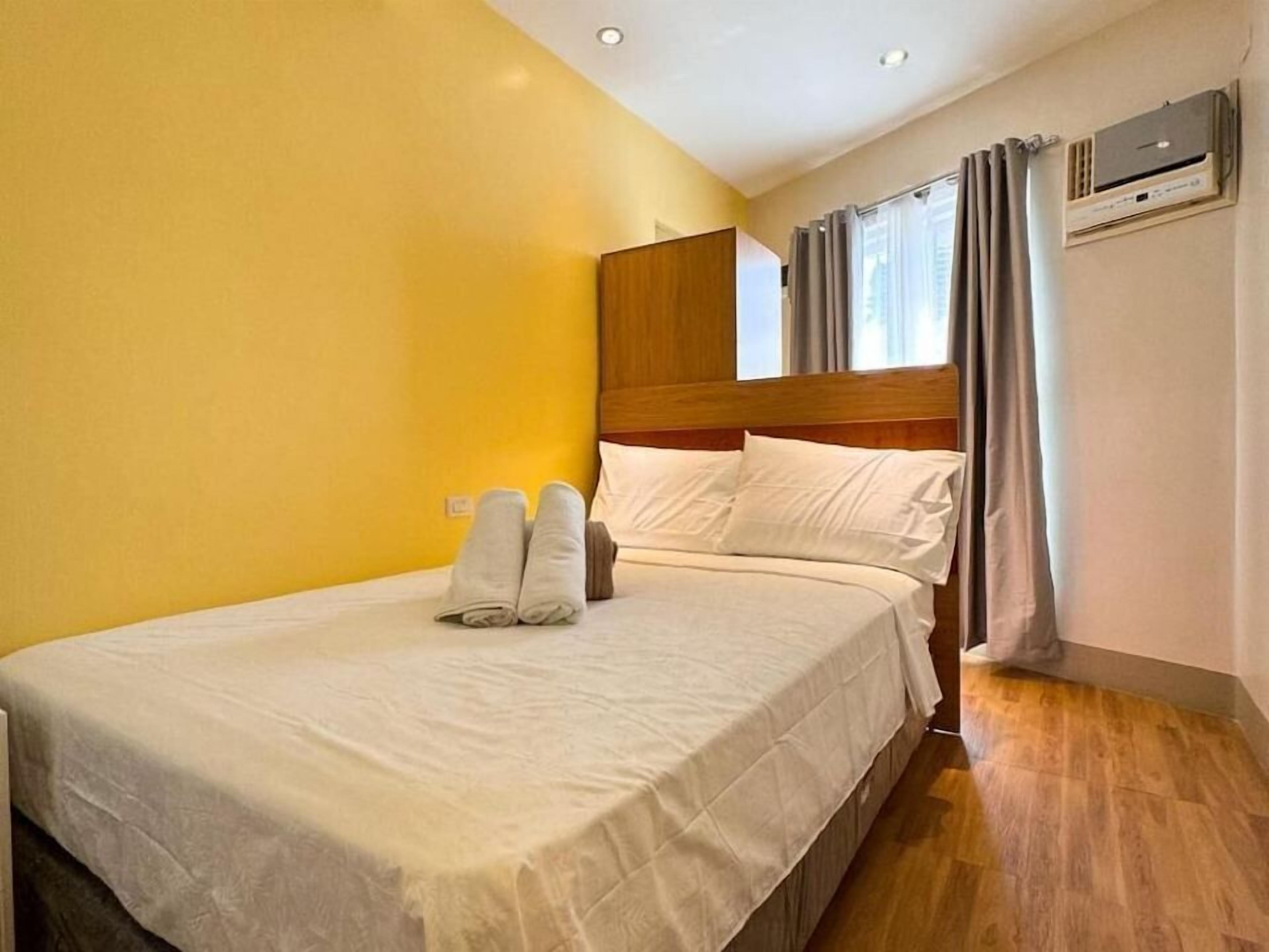 Deluxe Queen room | Desk, free WiFi