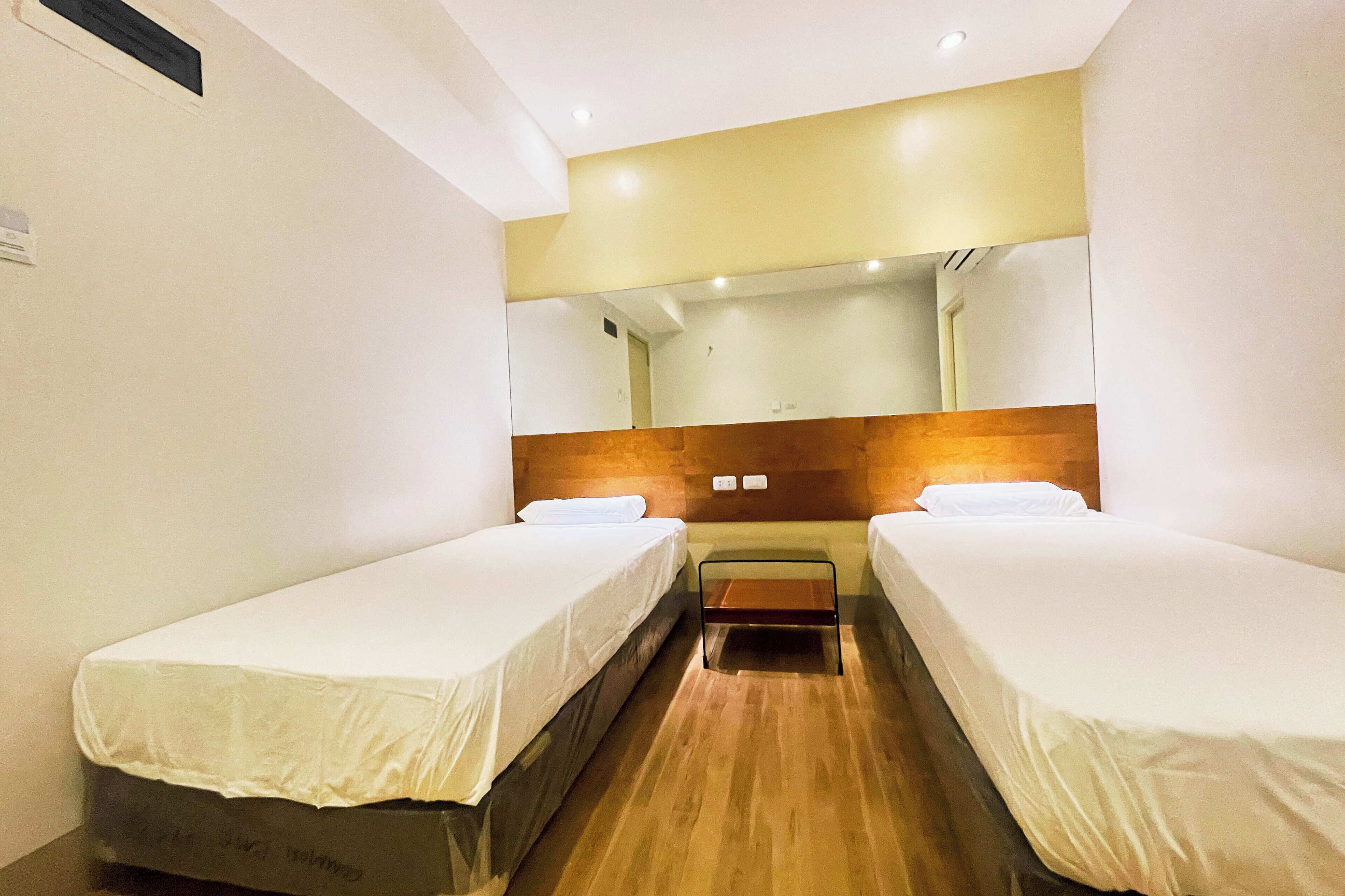 Twin Room | Desk, free WiFi