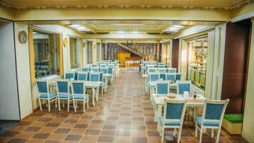 Petit déjeuner buffet compris tous les jours