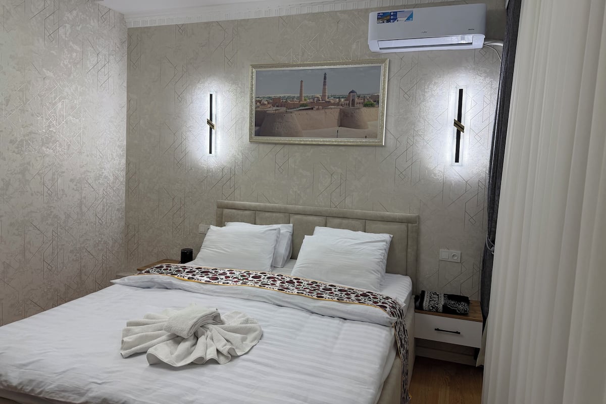 Laptop workspace, free WiFi