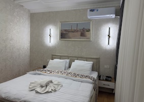 Laptop workspace, free WiFi