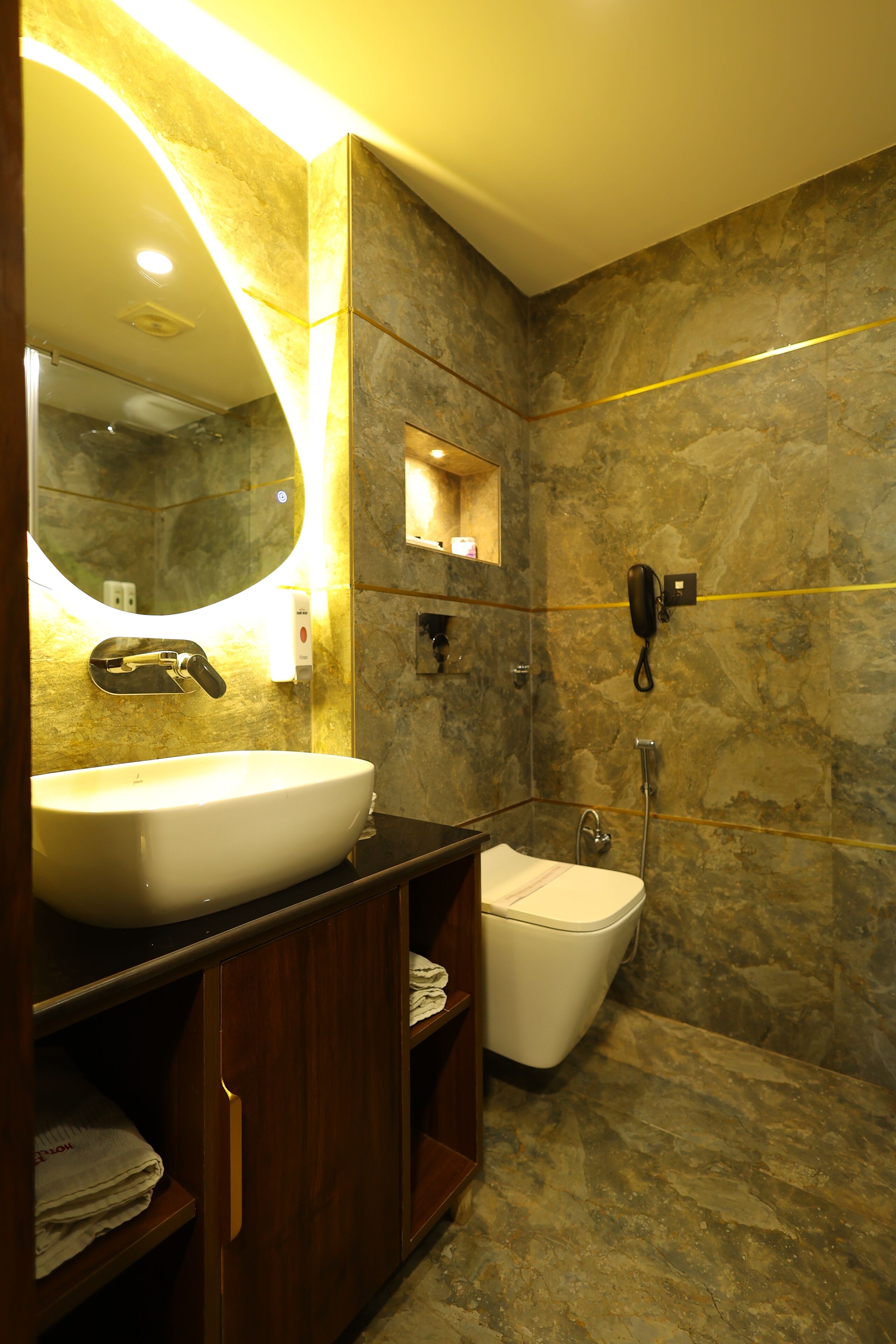 Superior Double Room, 1 Double Bed, Private Bathroom | Bathroom | Shower, towels, soap, shampoo