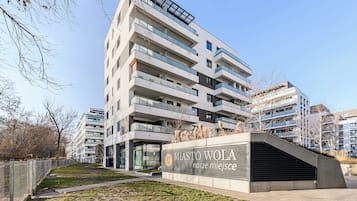 Apartamento clásico, patio, vistas al patio | Cortinas opacas, tabla de planchar con plancha, cunas (de pago)