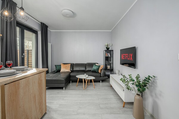 Lumina Apartment Near The Train Station - Varsovia