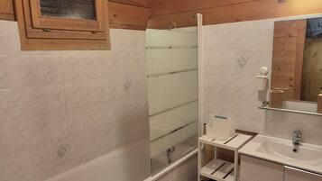 Een douche, een haardroger