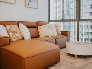 TV - Sky-High Views in Queen’s Wharf + Pool & Gym (Brisbane)