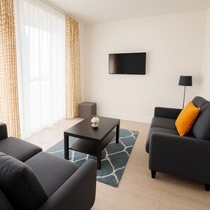 TV - Family Friendly 4 Bedroom House (Nelson)