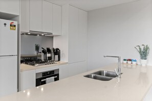 Fridge, microwave, oven, dishwasher - 2BR Modern Apartment w/ Balcony | Great Location (MacGregor)