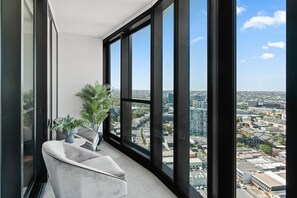 Interior - Modern Skyline Apartment | 3BR with Pool & Gym&tub (Fortitude Valley)