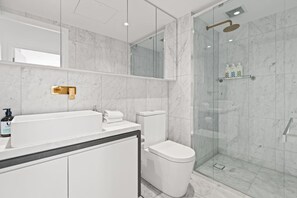 Hair dryer - Modern Skyline Apartment | 3BR with Pool & Gym&tub (Fortitude Valley)