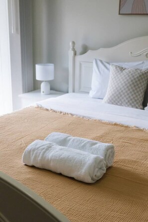 3 quartos, ferros/tábuas de passar roupa, Wi-Fi, roupa de cama