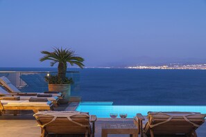 A heated pool - Candia Lux Villa with Secluded Beach by etouri (Heraklion)