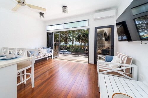 Urangan Pier Villa #3