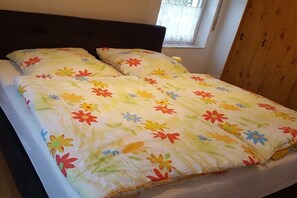2 chambres, lit parapluie, Wi-Fi gratuit, draps fournis