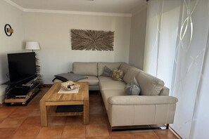 Smart TV, DVD player - Holiday apartment, holiday home on the beach - pure relaxation (Zingst)
