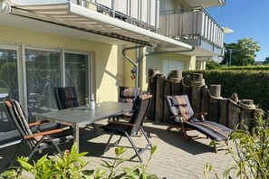 Outdoor dining - Holiday apartment, holiday home on the beach - pure relaxation (Zingst)